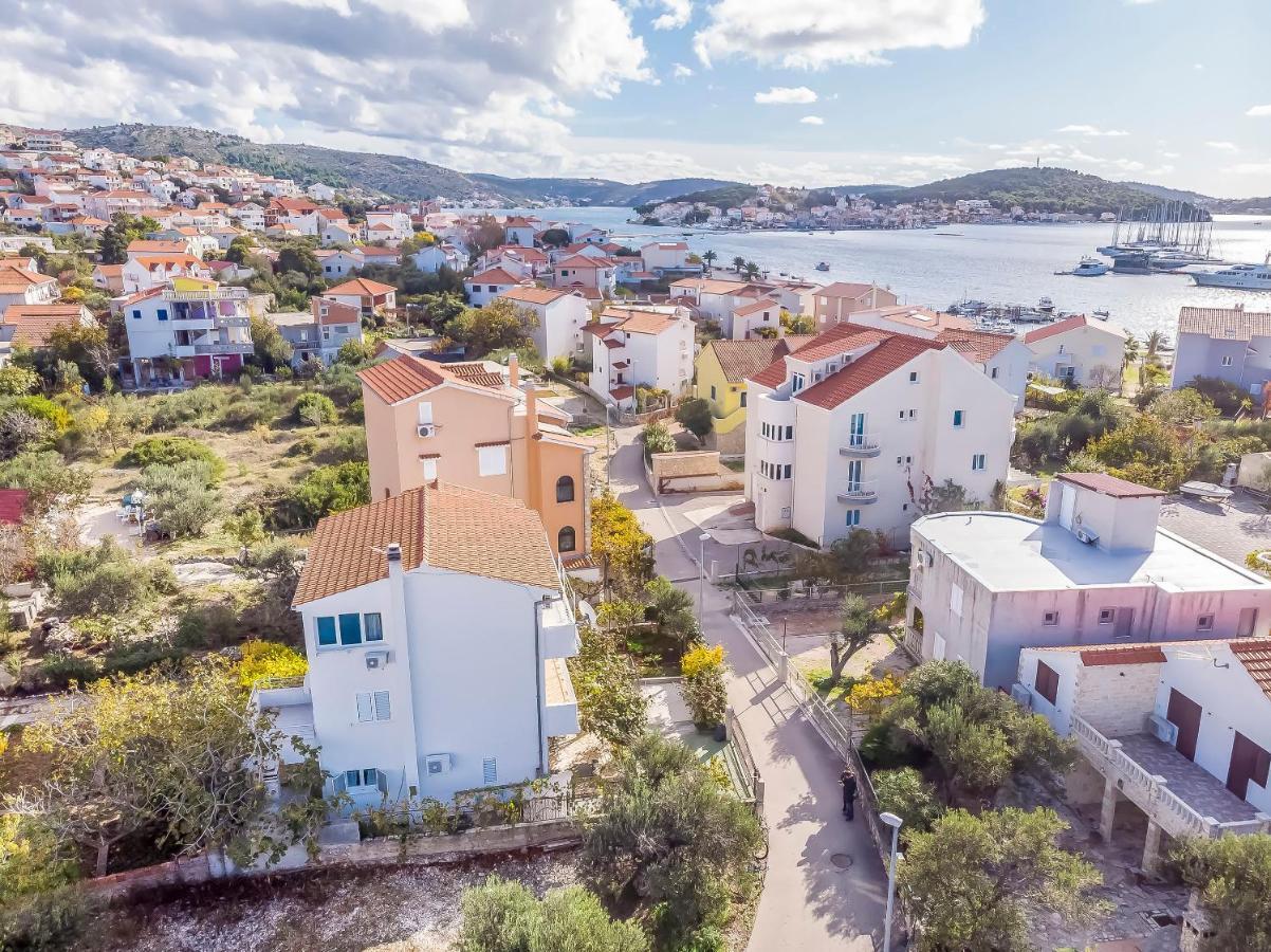 Apartments Karleusa Rogoznica  Bagian luar foto